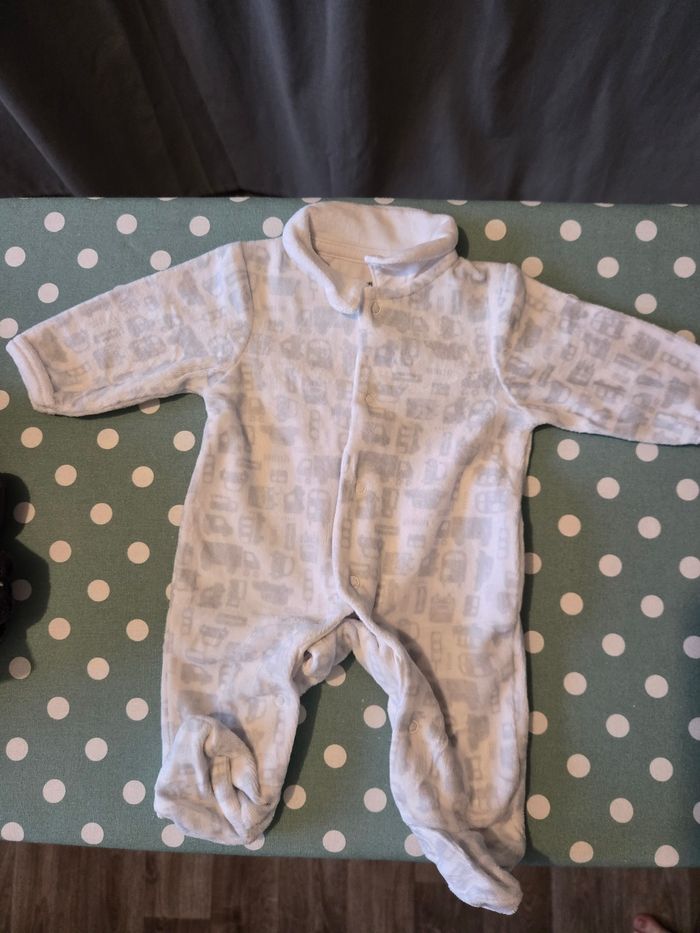 Lot 2 pyjamas naissance - photo numéro 2