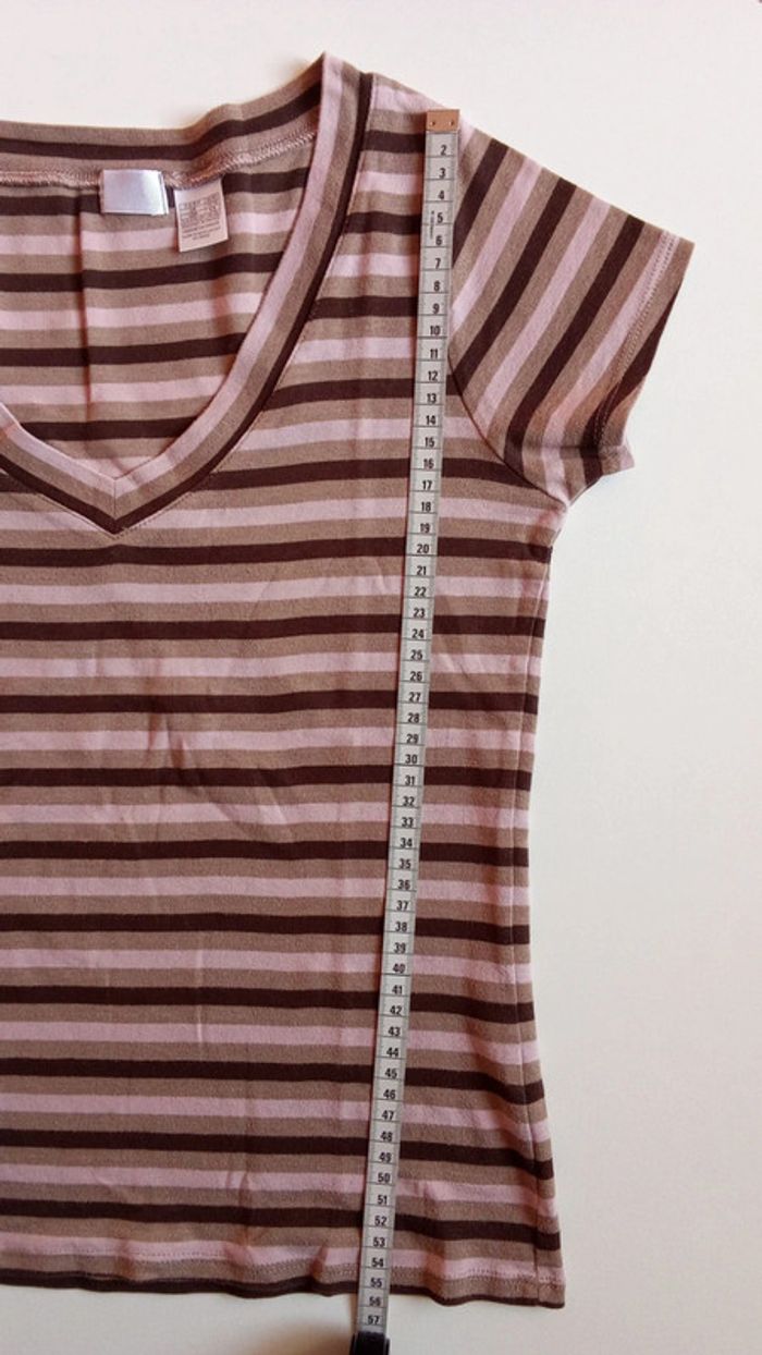 T-shirt col V taille 38/40 - photo numéro 7