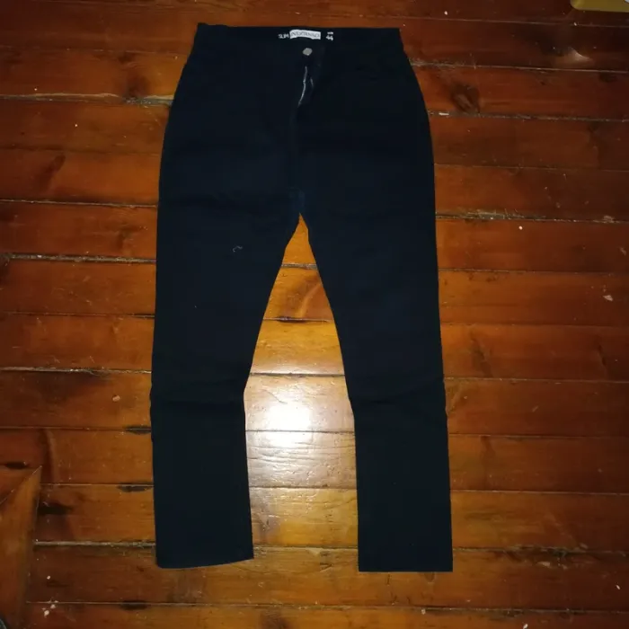 Jean slim noir in extenso