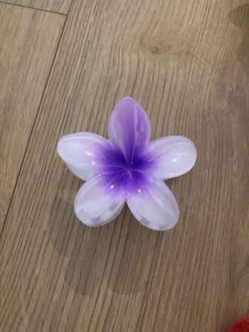 Grosse pince fleur