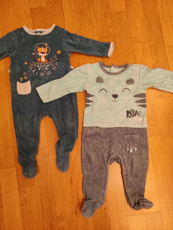 Lot pygama grenouillère 12 mois