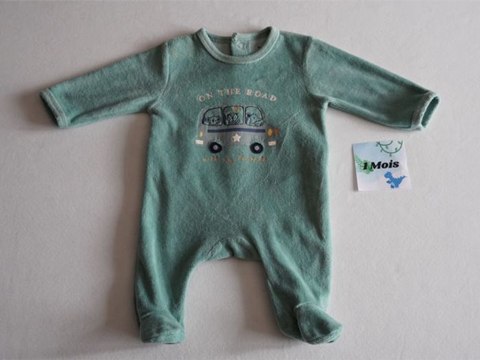 Lot n°2 de 3 Pyjamas velours fantaisies Kiabi Taille : 1 mois - photo numéro 2