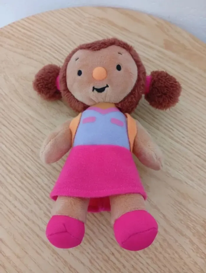 Peluche lalou amie de T'choupi dessin tchoupi et doudou