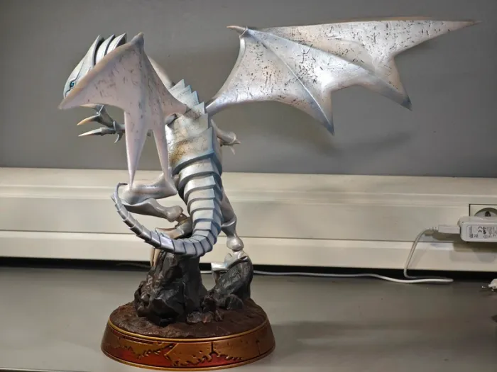 Figurine Yu-Gi-Oh : Blue Eyes White Dragon White Edition F4F 30cm / 55cm - photo numéro 5