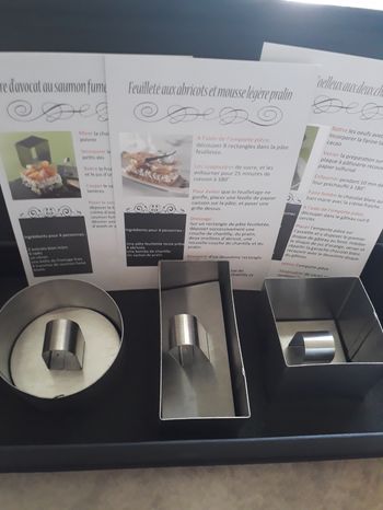 Lot de 3 emporté pièces pour gâteau x ou divert