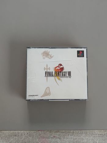 Final Fantasy VIII PS1 – Version Japonaise – Import Japon – 4 CD – Boîte d’origine