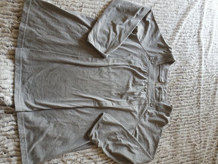 Top gris de grossesse et d'allaitement T.M