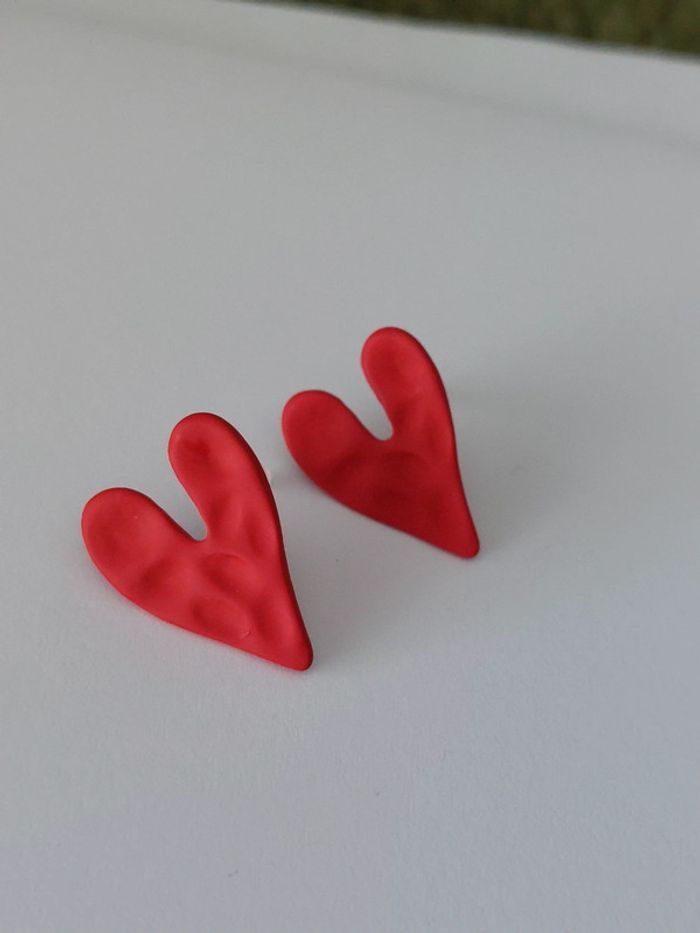 Boucles d'oreilles cœur rouge - tendance - inspiration Agatha 🍒 - photo numéro 4