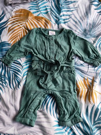 Combinaison manches longues bébé fille. 3 mois.