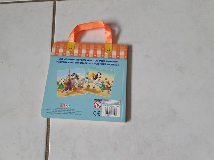 Petit livre enfants les vacances du petit poney VIN - photo numéro 5