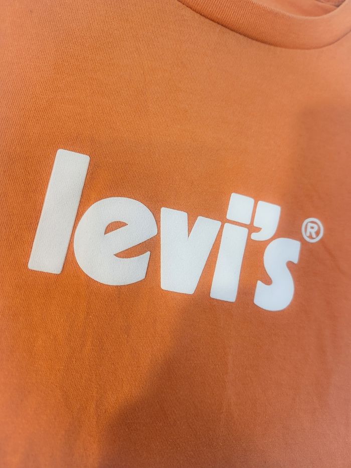 T-shirt Levis femme tbe - photo numéro 2