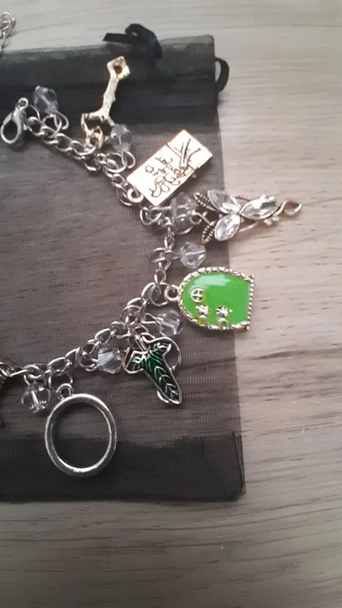 Bracelet avec breloques, le Hobbit, le Seigneur des Anneaux,couleur argenté - photo numéro 2