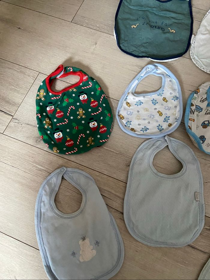 Lot de 10 bavoirs - photo numéro 2