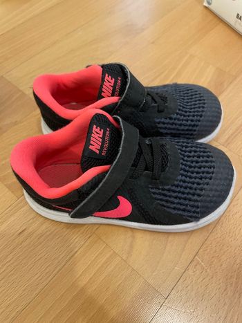 Chaussures Nike air 25