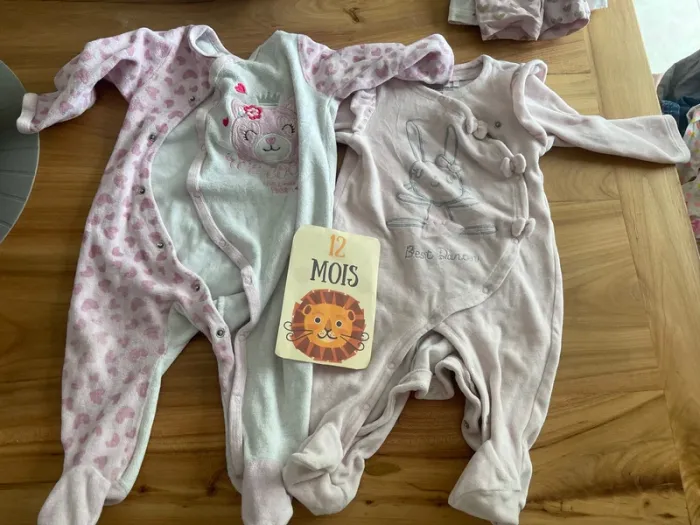 Lot de 7 pyjamas bébé fille 12 mois - photo numéro 2