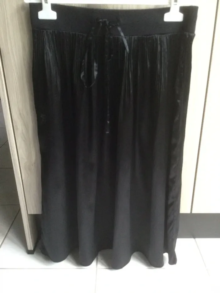 Jupe noire satinée t38