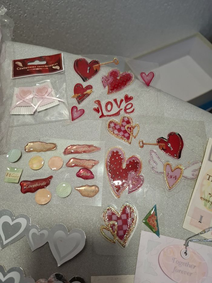 Gros lot de décorations diverses coeurs, mariage, amour pour scrapbooking/loisirs créatifs - photo numéro 5