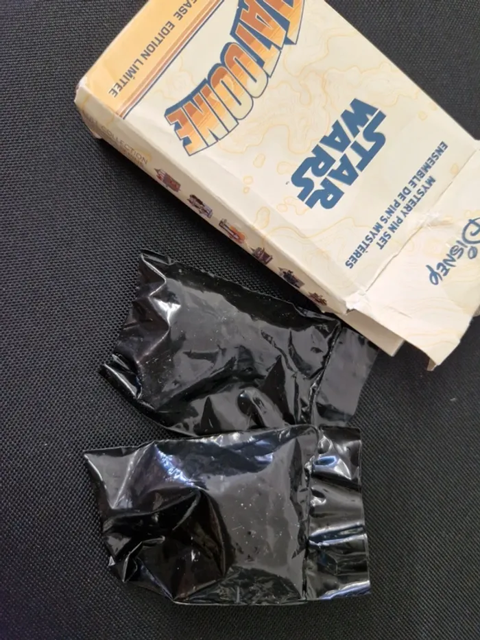 Star Wars Tatooine Mystery Pin Set - 2022 - Unopened - photo numéro 5