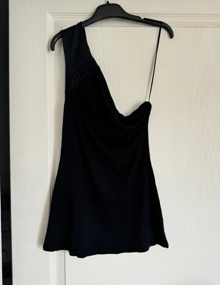 Haut/t.shirt noir asymétrique Etam taille 36 en TBE - photo numéro 2