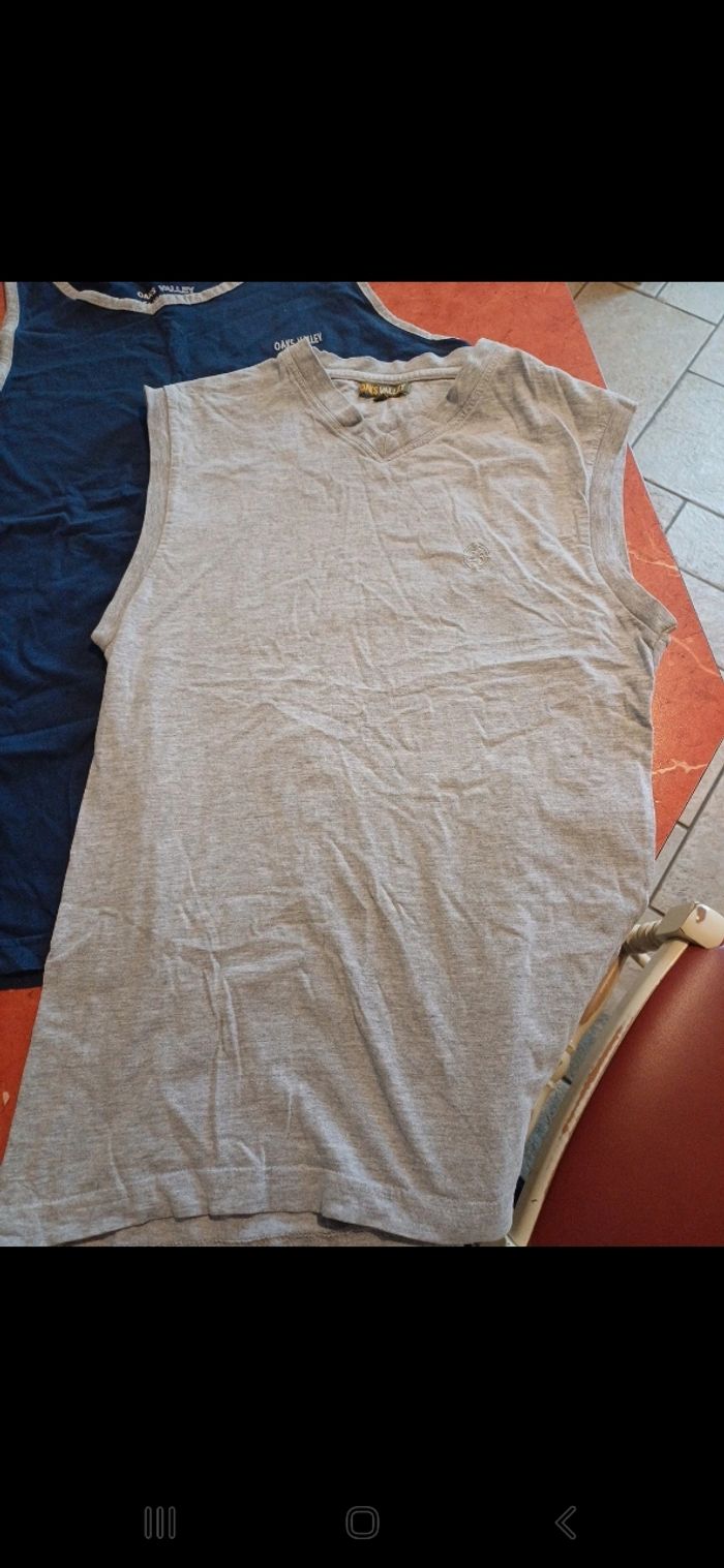 Lot de 2 débardeurs homme taille 38 - photo numéro 2