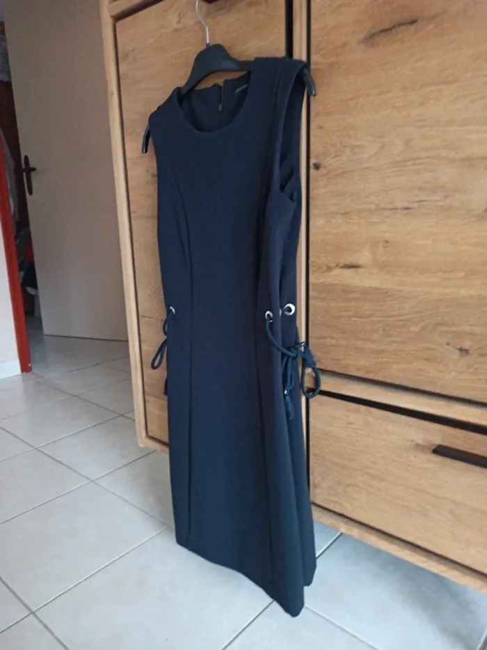 Robe IKKS taille 36 - photo numéro 3