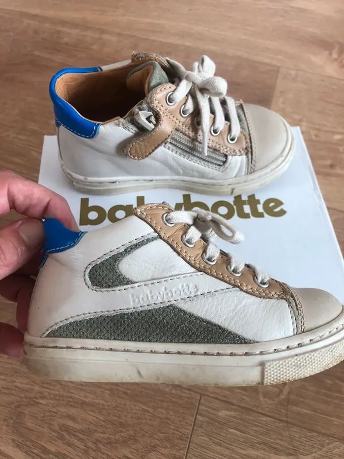Baskets chaussures bébé Babybotte beige 23