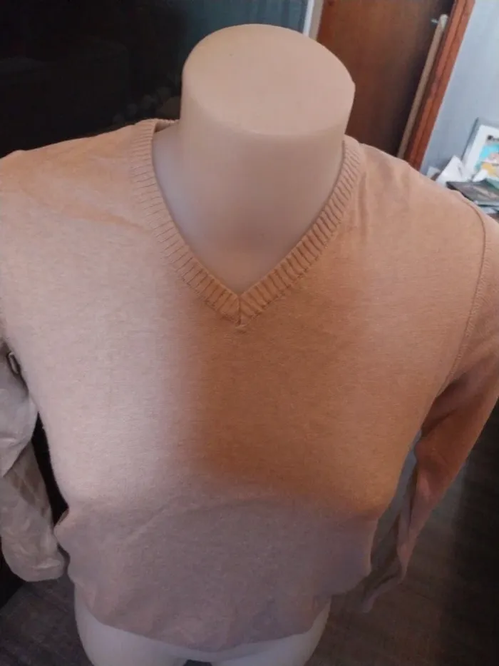 Pull beige col V taille M - photo numéro 2