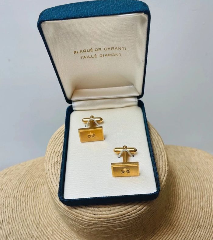 🔥 Paire Boutons de manchette vintage chic  rectangle . Plaqué or poinçon.