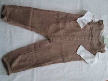 Ensemble salopette + tee-shirt H&M