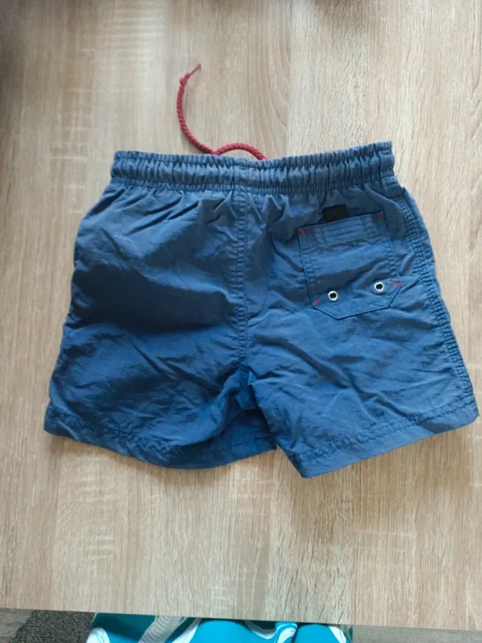 Short de bain 4 ans - photo numéro 3