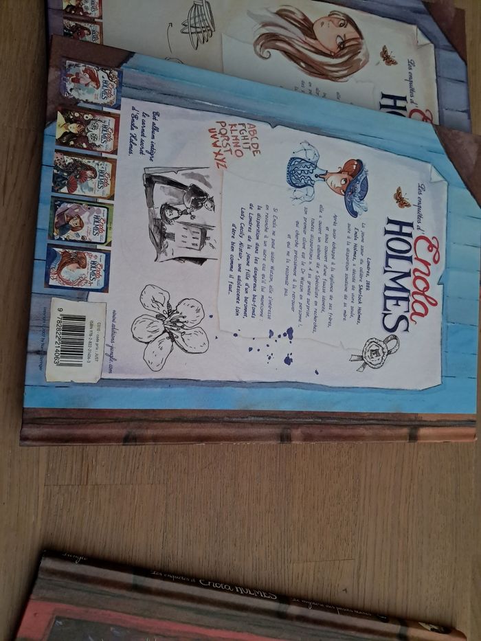 Lot de 3 BD Les enquêtes d’Enola Holmes - photo numéro 6