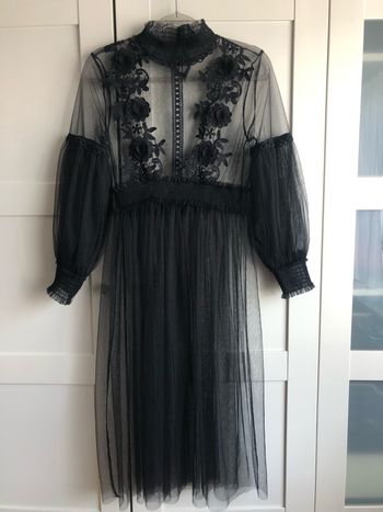 Robe tulle noir et broderie