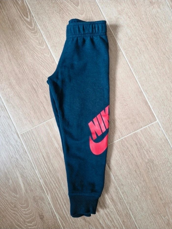 Pantalon jogging Nike enfant 4 ans - photo numéro 2