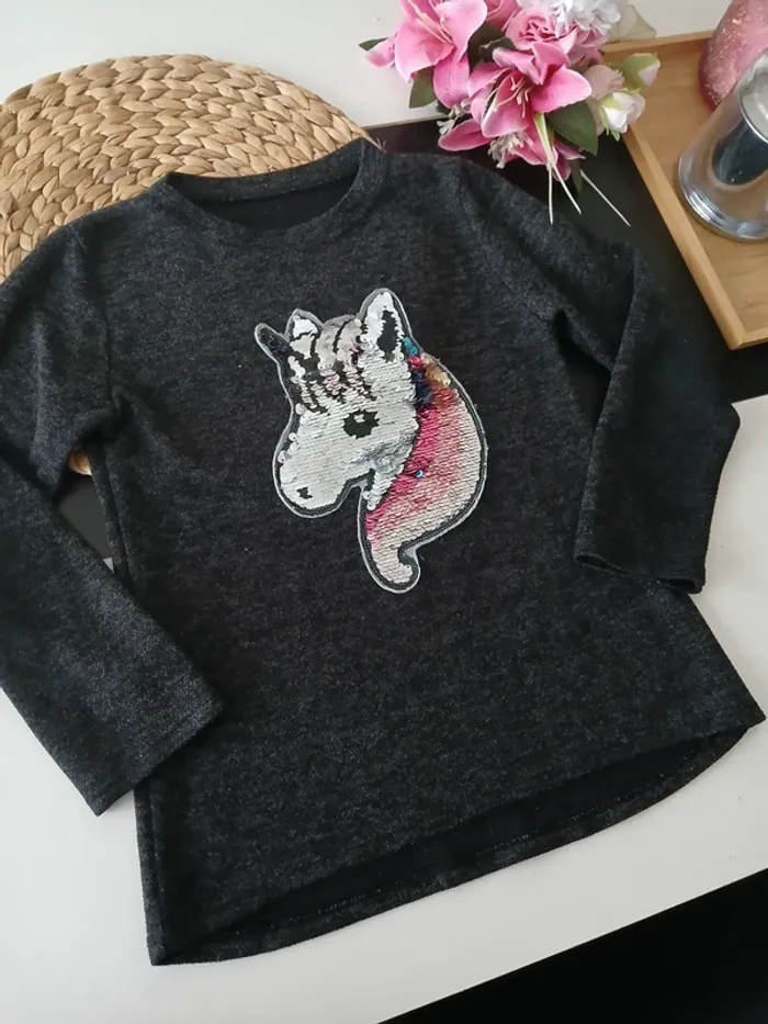 Pull hivers licorne C&A Taille 8 ans🌿💝 - photo numéro 6