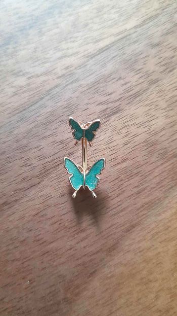 Piercing Papillon Neuf, Doré et Scintillant