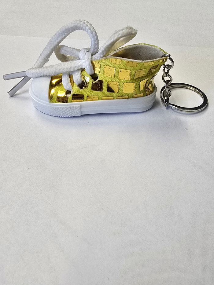 Porte clés chaussures jaune