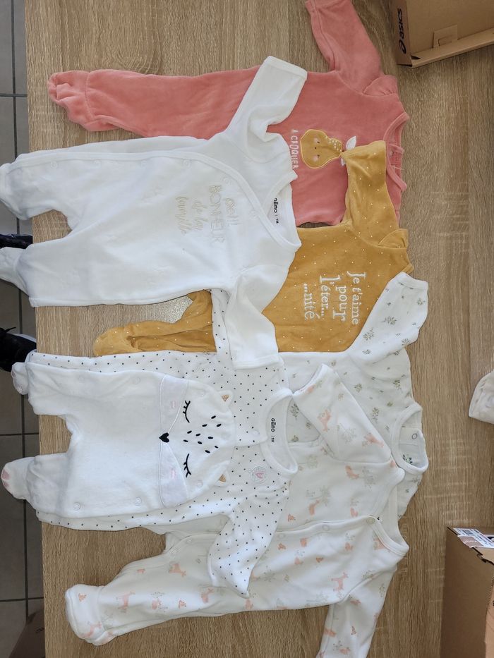Vêtements fille 1 mois - photo numéro 5