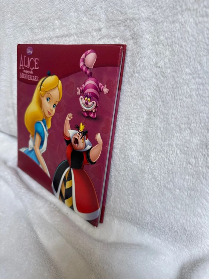 Livre Disney Alice aux pays des merveilles - photo numéro 2