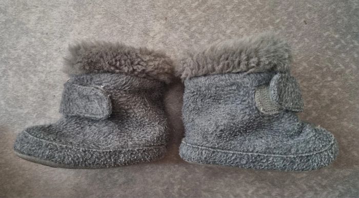 Petit chaussons fourrés bébé - photo numéro 2