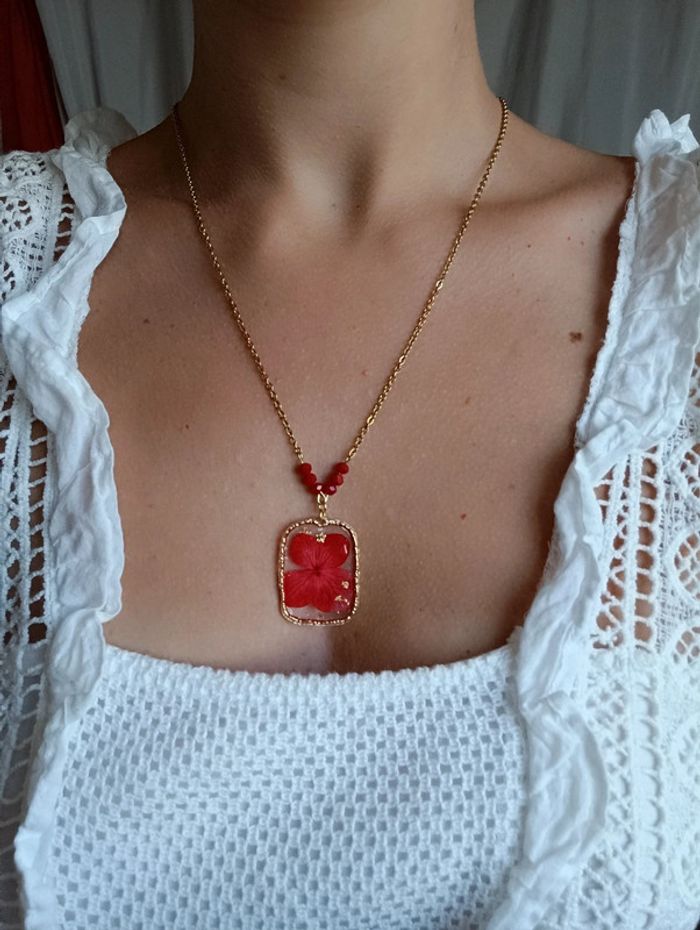 Collier en acier inoxydable et résine