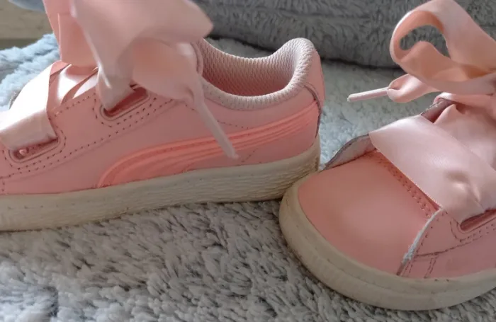 Baskets taille 24 - photo numéro 3