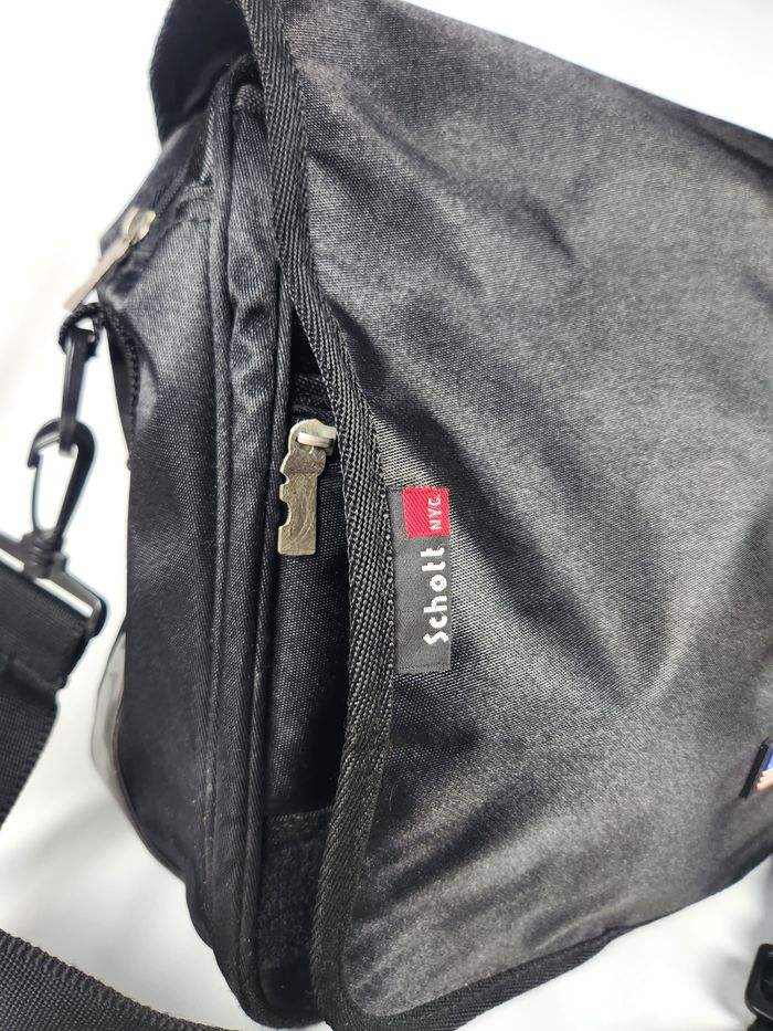Sac Bandoulière Besace Schott NYC Noir Vintage - Très Bon État - photo numéro 3