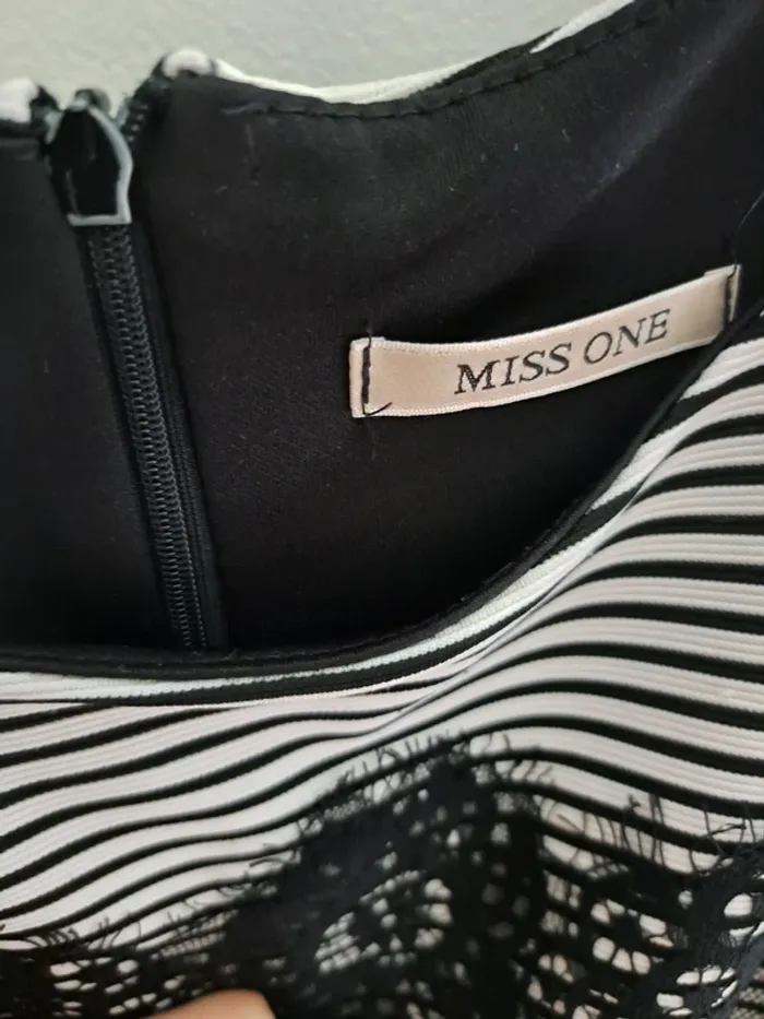 Robe patineuse rayée - Miss One - taille S - dentelle - photo numéro 3