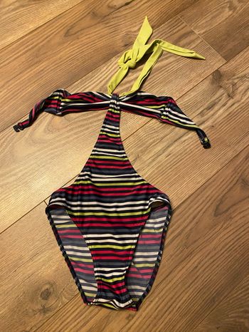 Maillot de bain 1 pièce rayé rose blanc noir vert en T34 de la marque 3 suisses