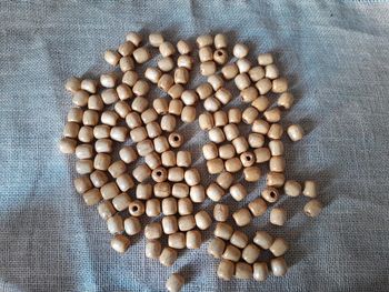 Lot de 240 grosses perles en bois clair