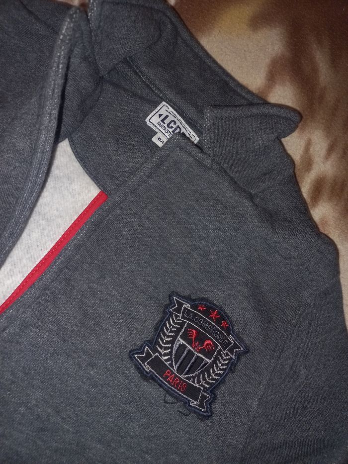 Pull et petite veste 8 ans - photo numéro 2
