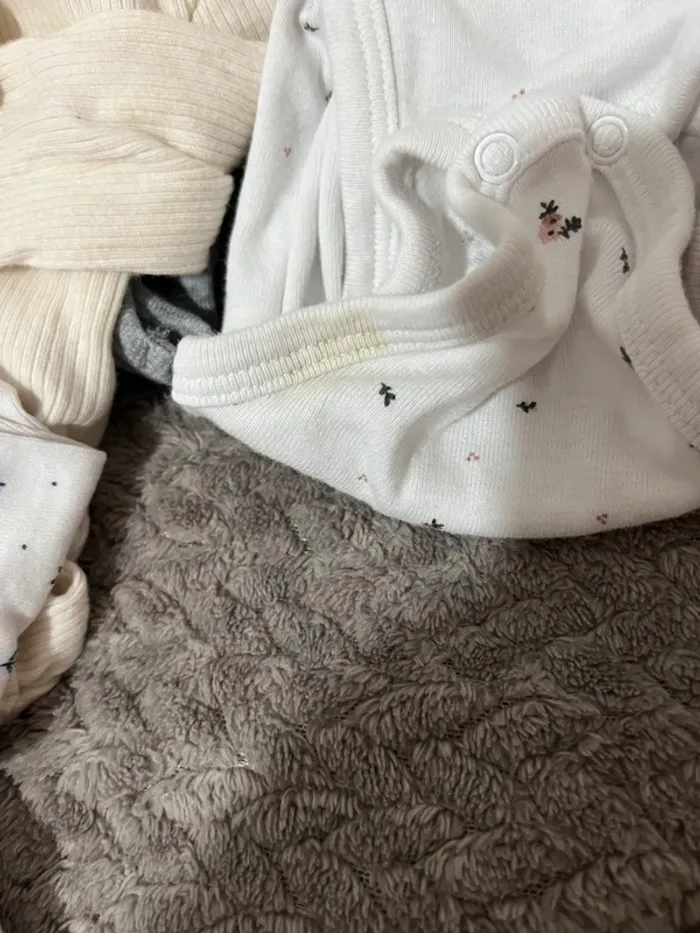 Lot de 18 bodies bébé - 1 mois - photo numéro 3