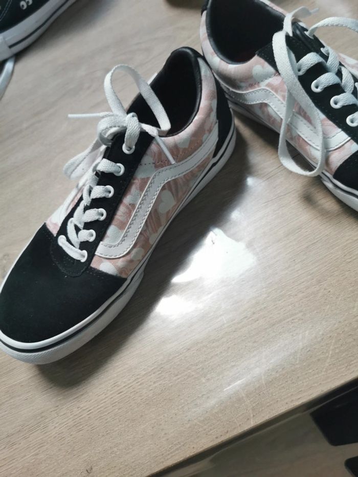 Baskets taille 36 - photo numéro 3