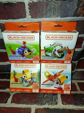 Lot de 4 boîtes de construction black et Decker pour enfants 