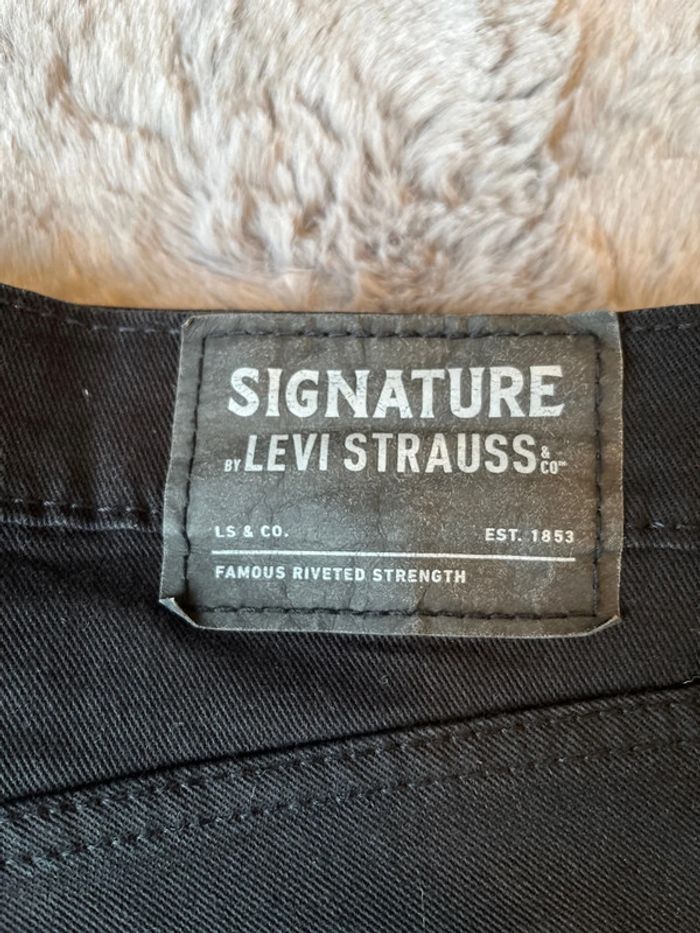 Jeans Lévis signature coupe skinny mesure en photo - photo numéro 2